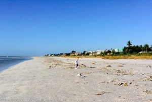 A beach on Sanibel Island that does not have any high rise condos around