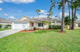 9778 Country Oaks Drive, Fort Myes